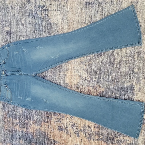 SHEIN Light Blue Flare Jeans - Picture 1 of 5